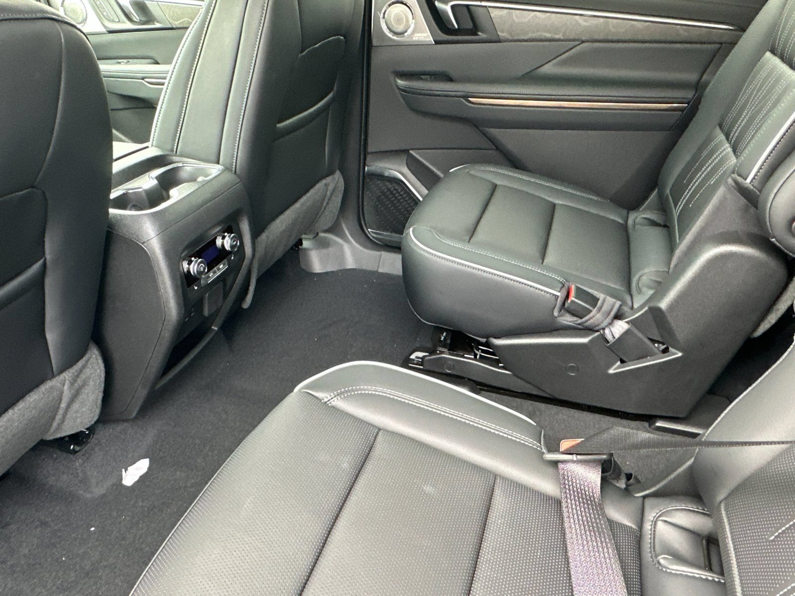 New 2026 Buick Enclave Avenir w/ Super Cruise Package FWD image 12