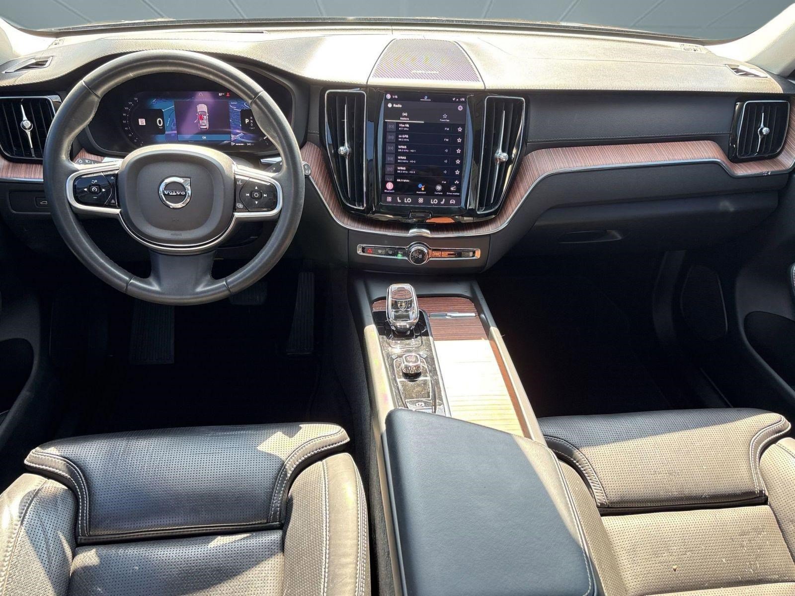 Used 2023 Volvo XC60 B5 Ultimate AWD/4WD image 17
