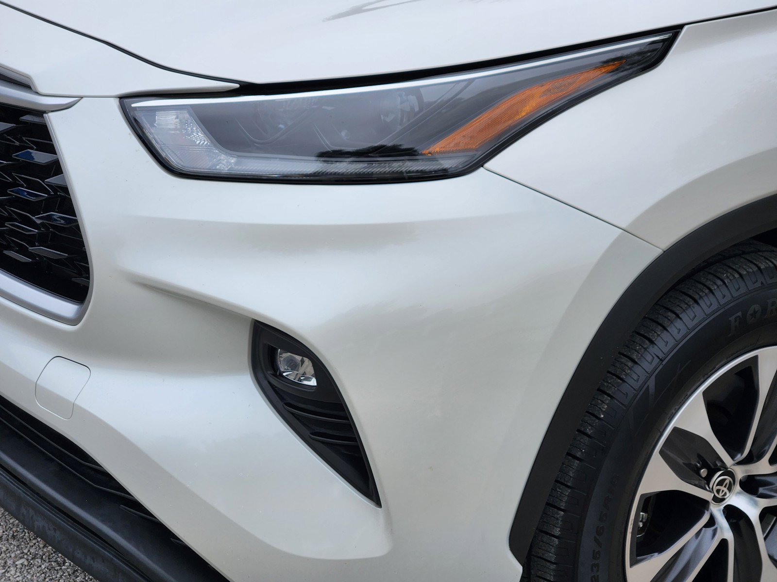 Used 2021 Toyota Highlander XLE FWD image 28