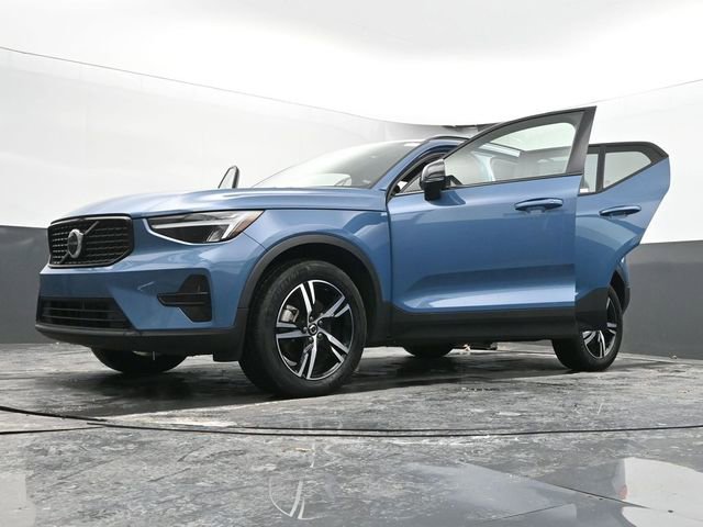 Used 2024 Volvo XC40 B5 Core image 68