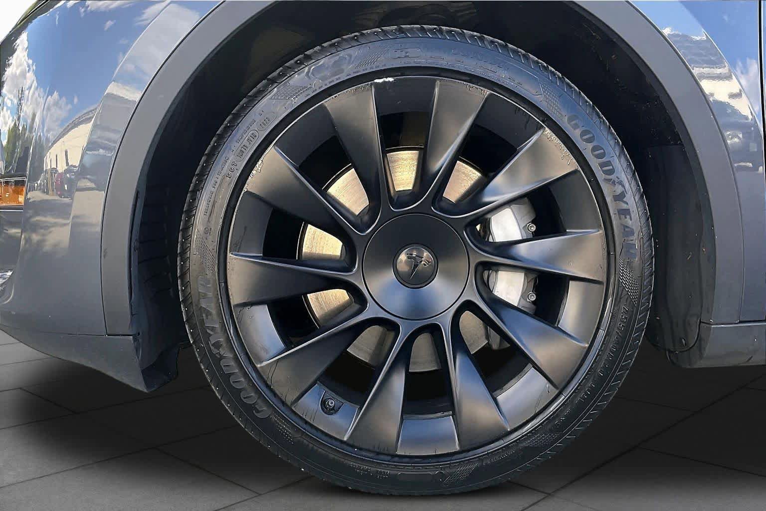 Used 2023 Tesla Model Y Long Range AWD/4WD image 10