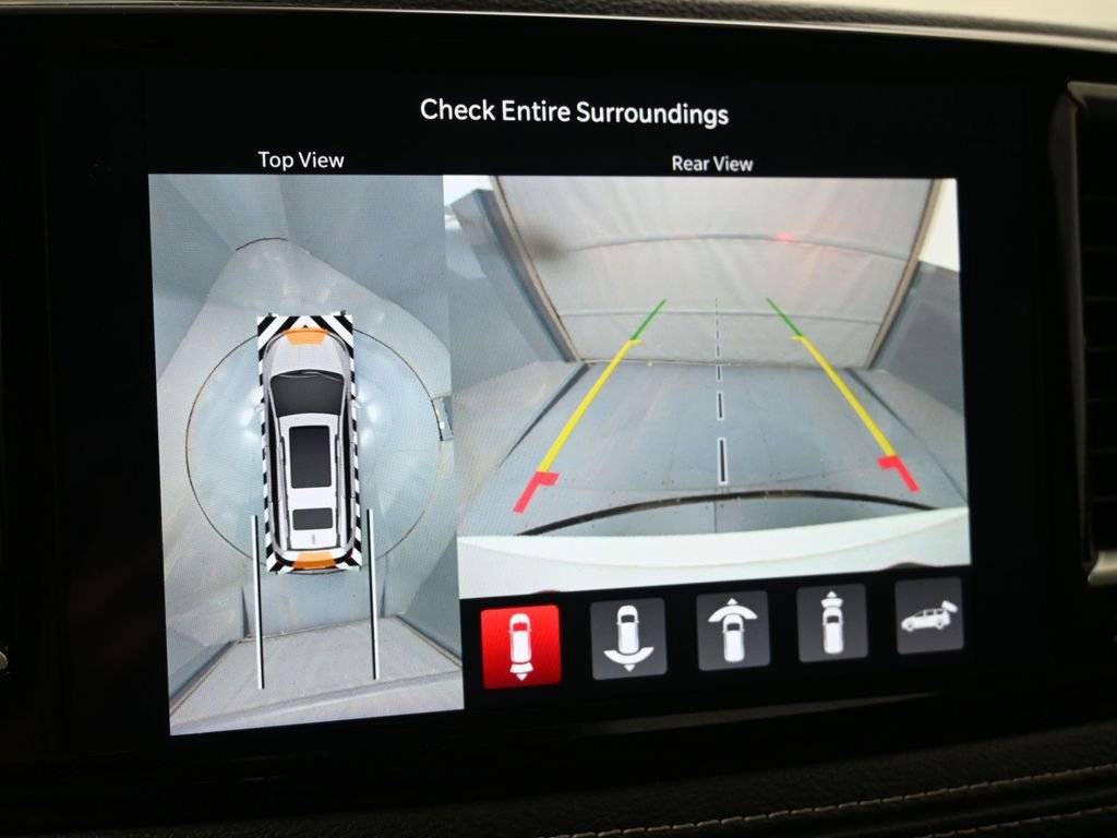 Used 2024 Chrysler Pacifica Select image 21