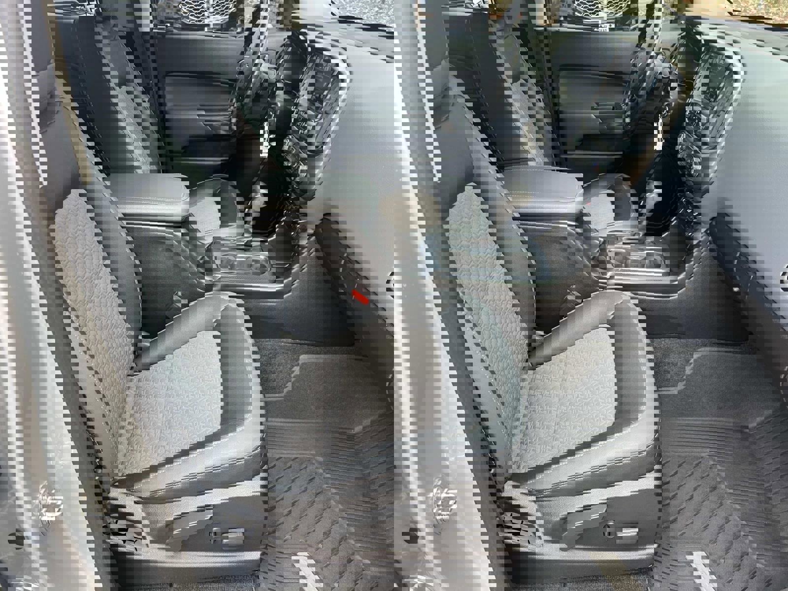 Used 2018 Chevrolet Colorado Z71 image 13