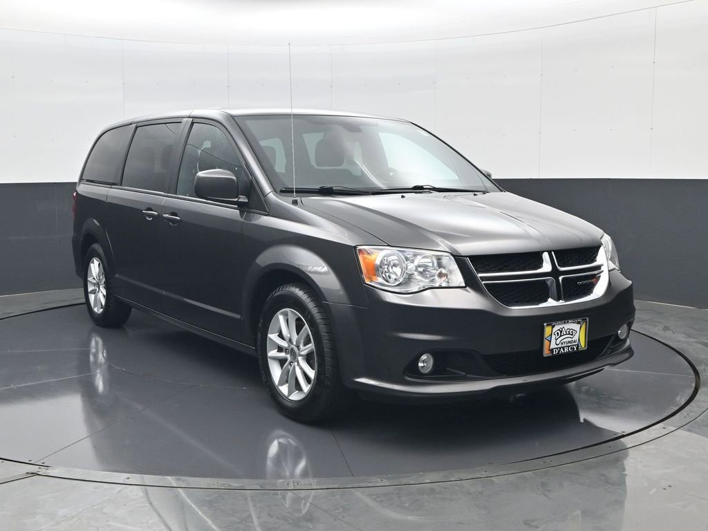 Used 2020 Dodge Grand Caravan SE image 3