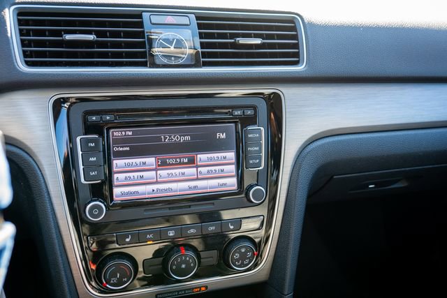 Used 2015 Volkswagen Passat TDI SE FWD image 24
