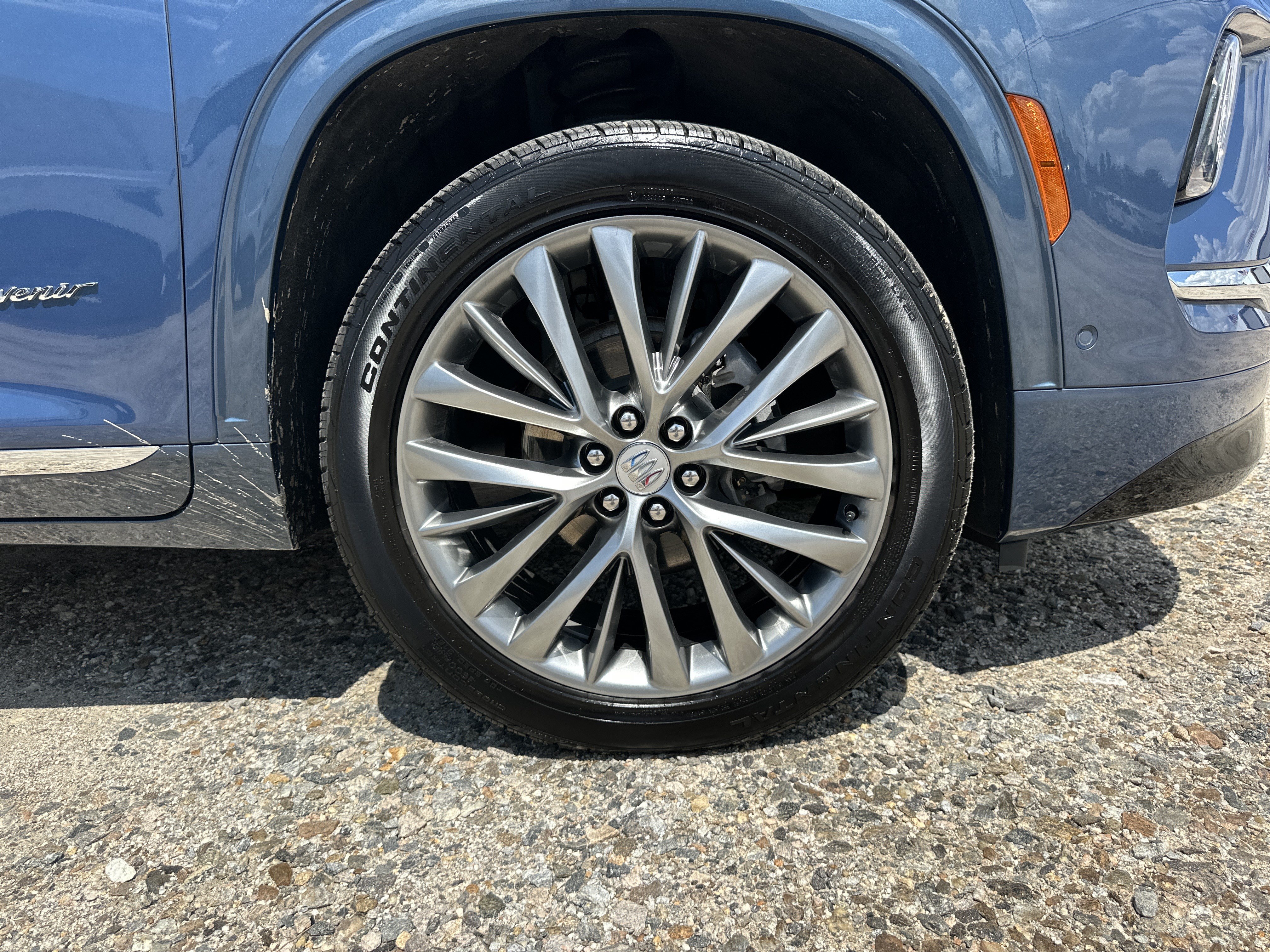 Certified 2025 Buick Enclave Avenir w/ Super Cruise Package AWD/4WD image 13