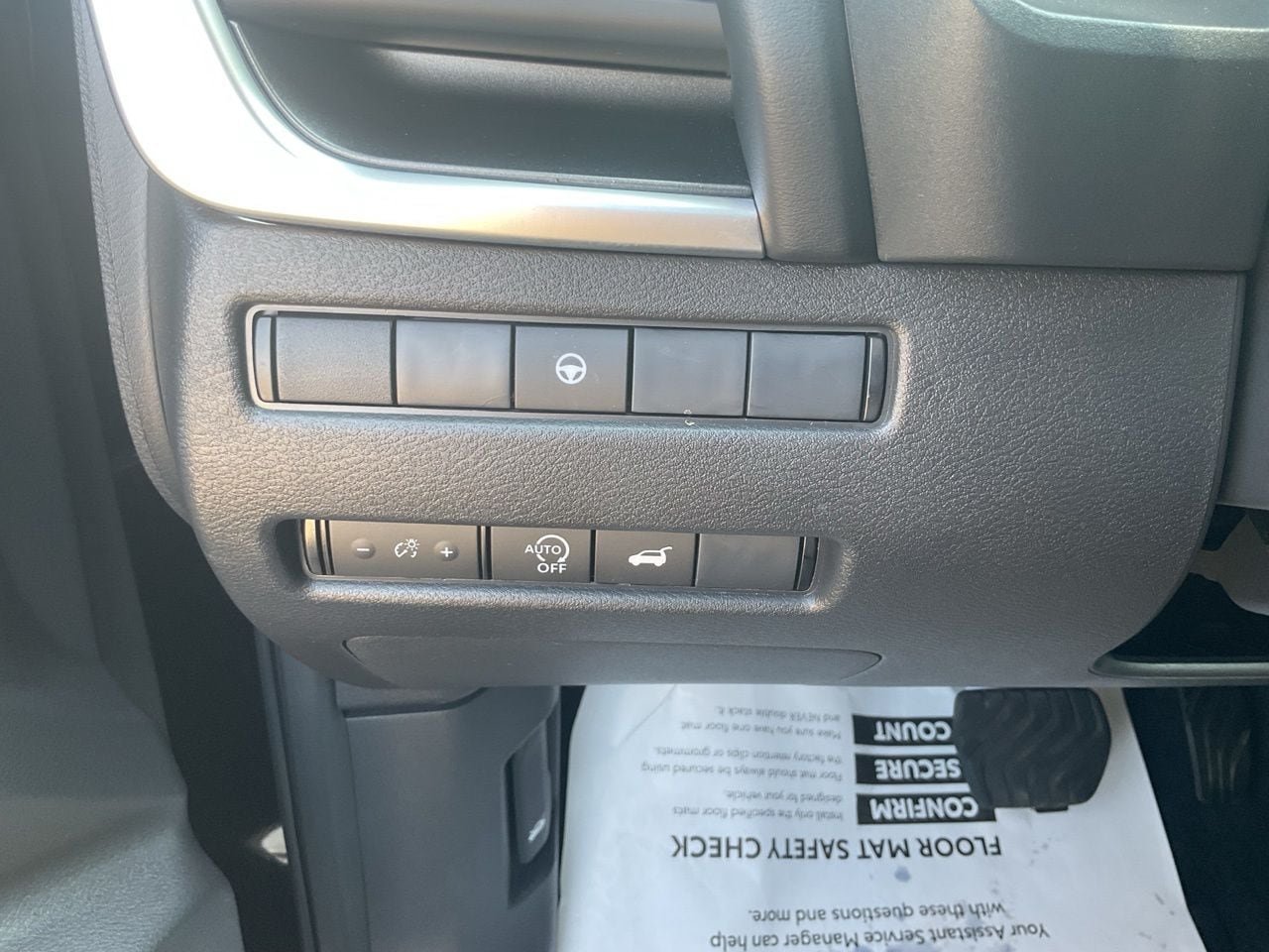 Used 2026 Nissan Rogue SV FWD image 18