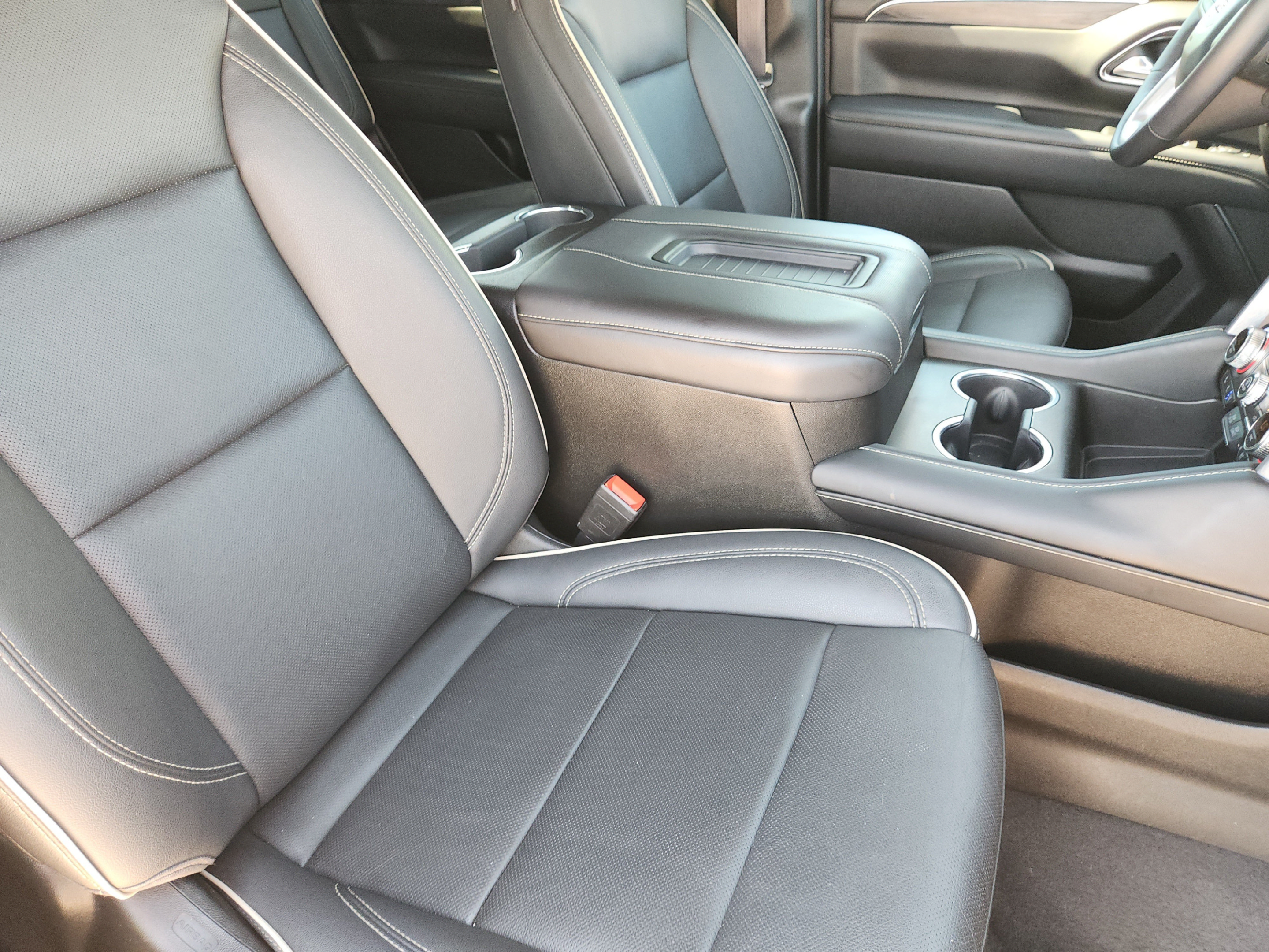 Used 2022 GMC Yukon SLT w/ SLT Premium Package RWD image 7