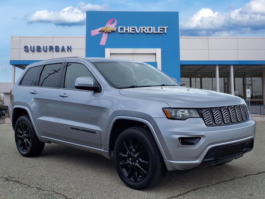 Used 2020 Jeep Grand Cherokee Altitude image 3