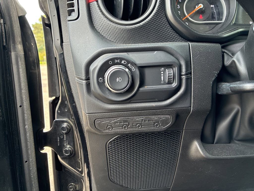 Used 2024 Jeep Wrangler Unlimited Rubicon image 14