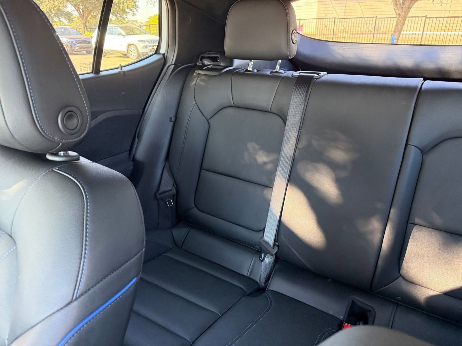 Used 2025 Buick Envista Sport Touring image 39