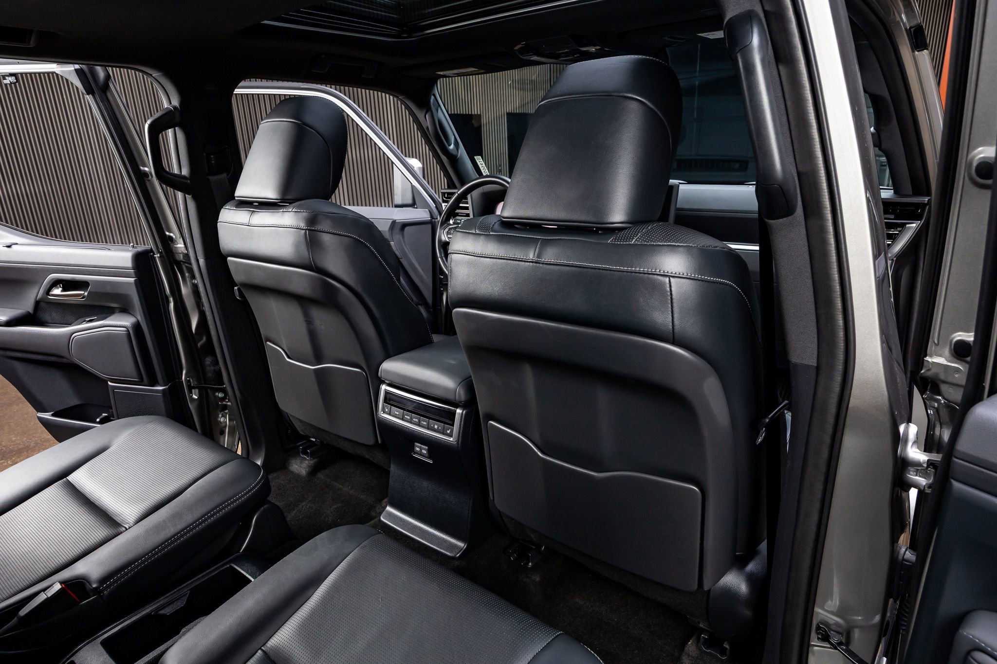 Used 2024 Lexus GX 550 w/ Accessory Package (Z1) AWD/4WD image 34