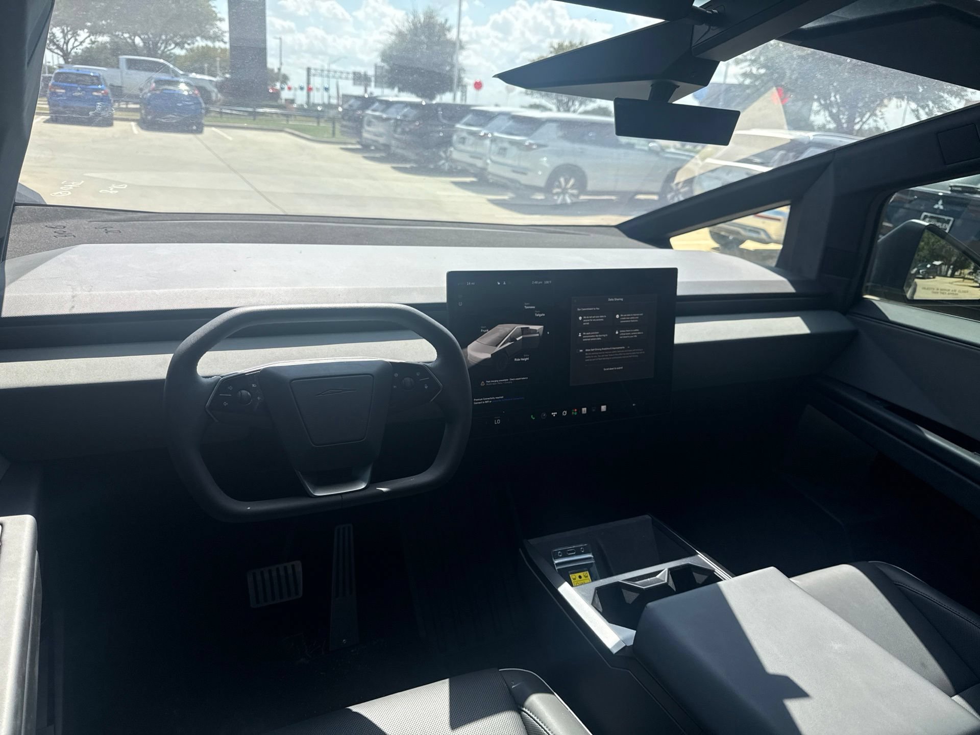 Used 2024 Tesla Cybertruck AWD Crew Cab image 6