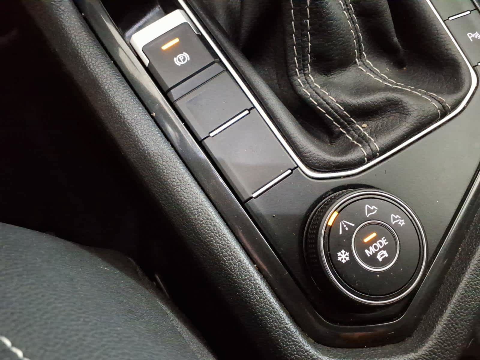 Used 2023 Volkswagen Tiguan SE R-Line AWD/4WD image 27