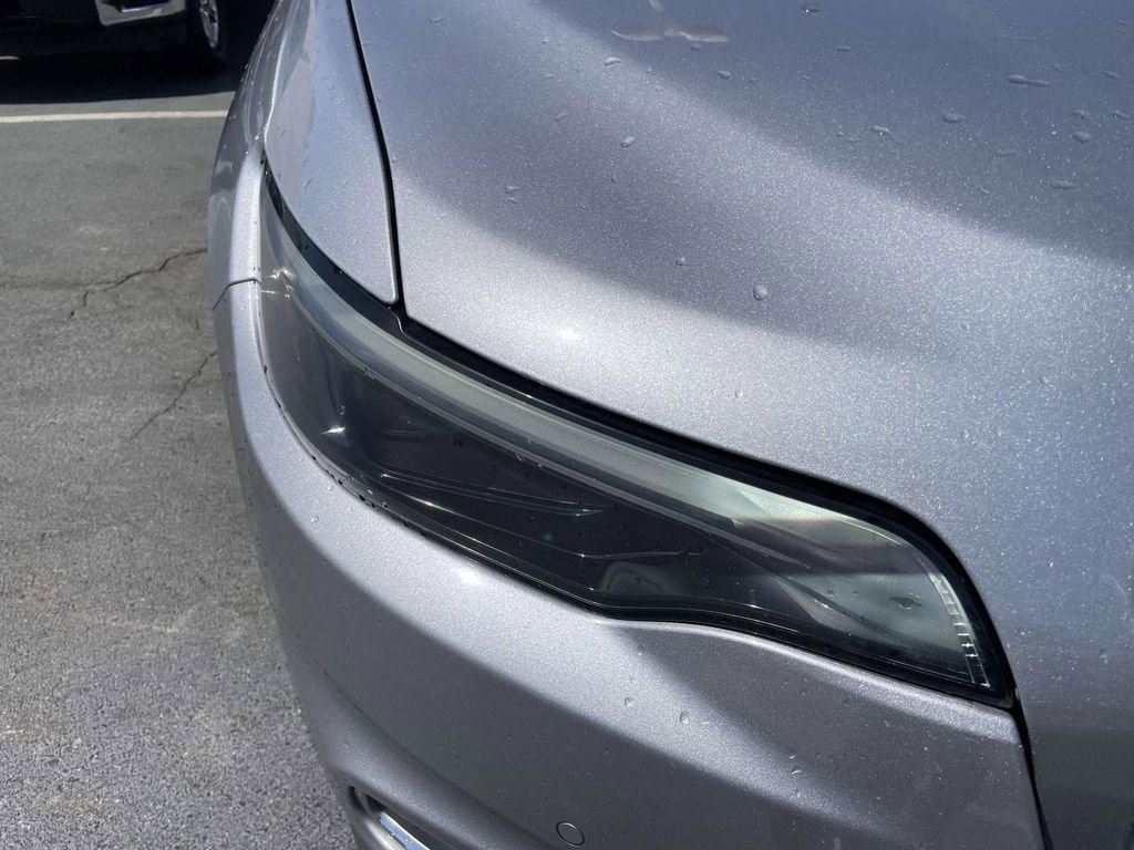 Used 2019 Jeep Cherokee Limited w/ Luxury Group image 16