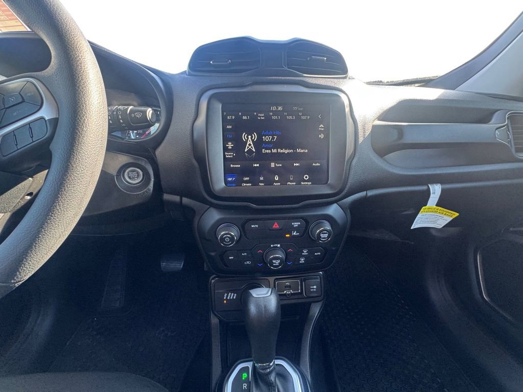 Used 2023 Jeep Renegade Latitude image 12