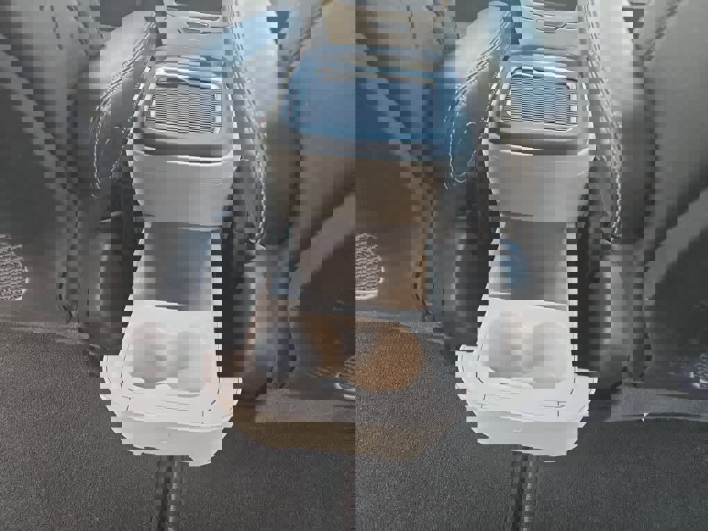 Used 2024 Chrysler Pacifica Touring-L image 63