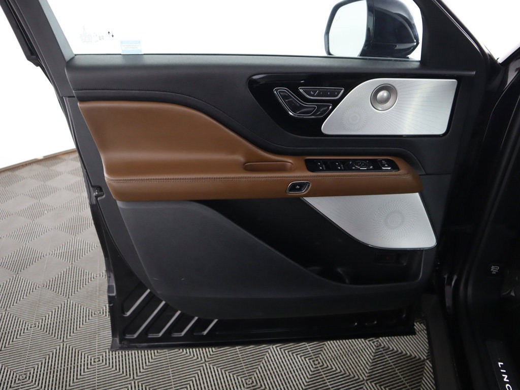 Used 2023 Lincoln Aviator Grand Touring w/ Equipment Group 301A AWD/4WD image 26