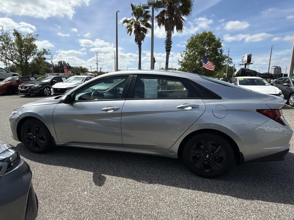 Used 2022 Hyundai Elantra SEL FWD image 7