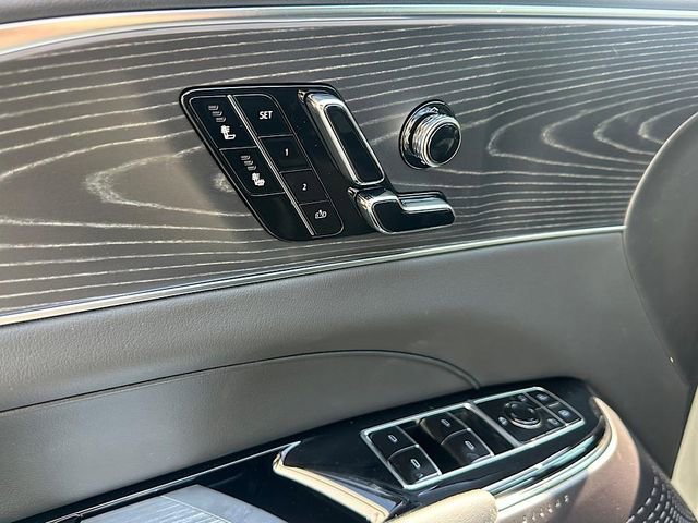 New 2025 Cadillac Lyriq Luxury image 12