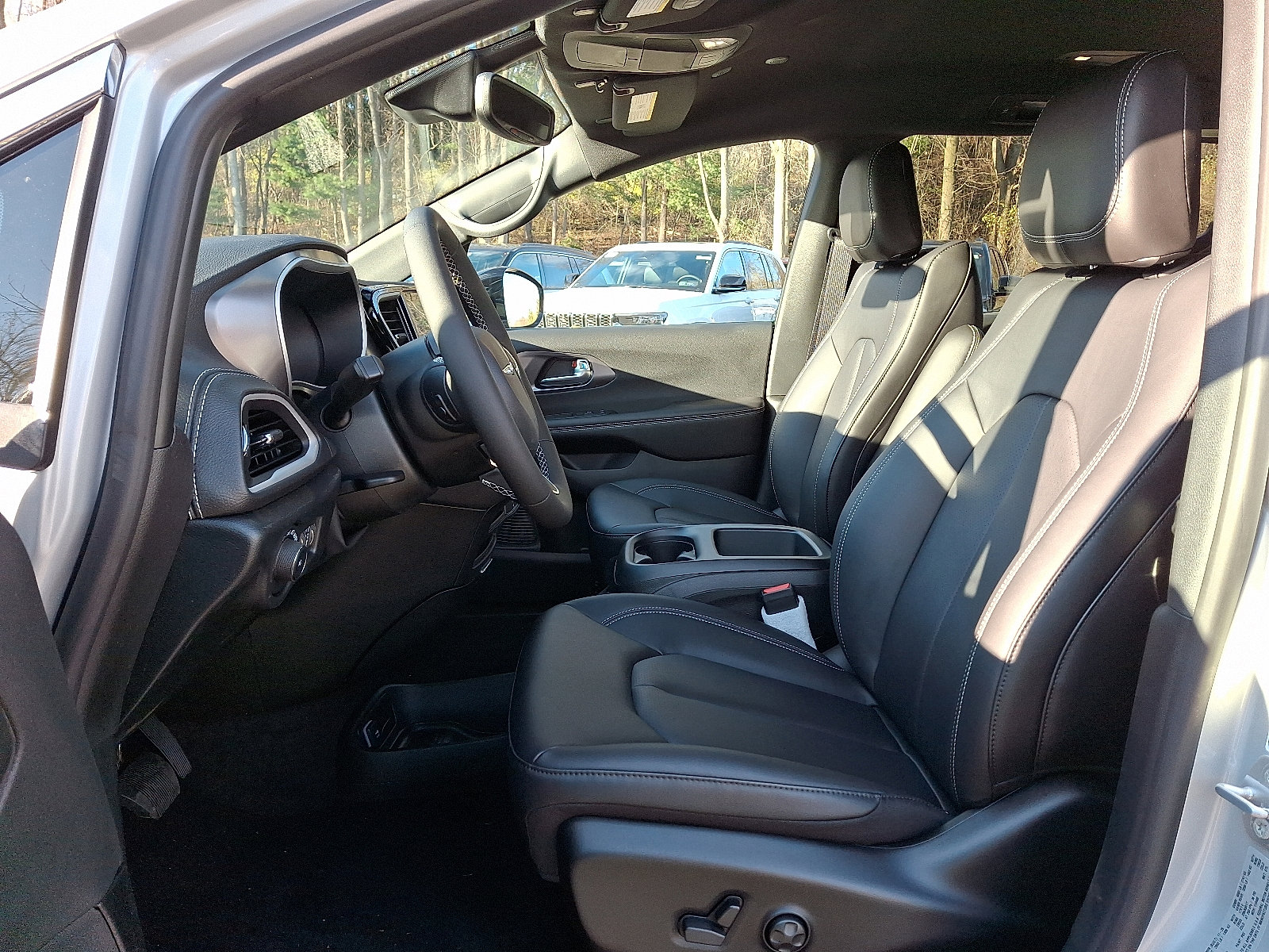 New 2026 Chrysler Pacifica Select image 9