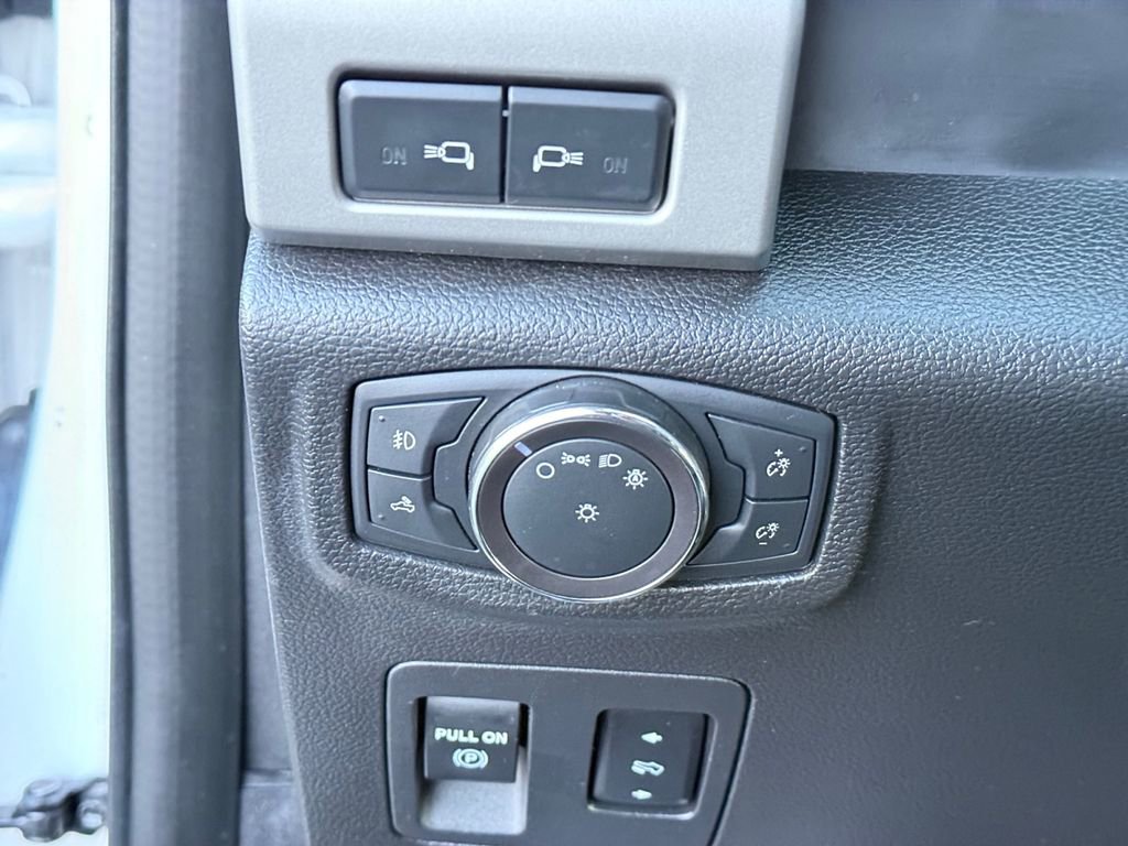 Used 2018 Ford F150 Lariat w/ Equipment Group 502A Luxury image 22