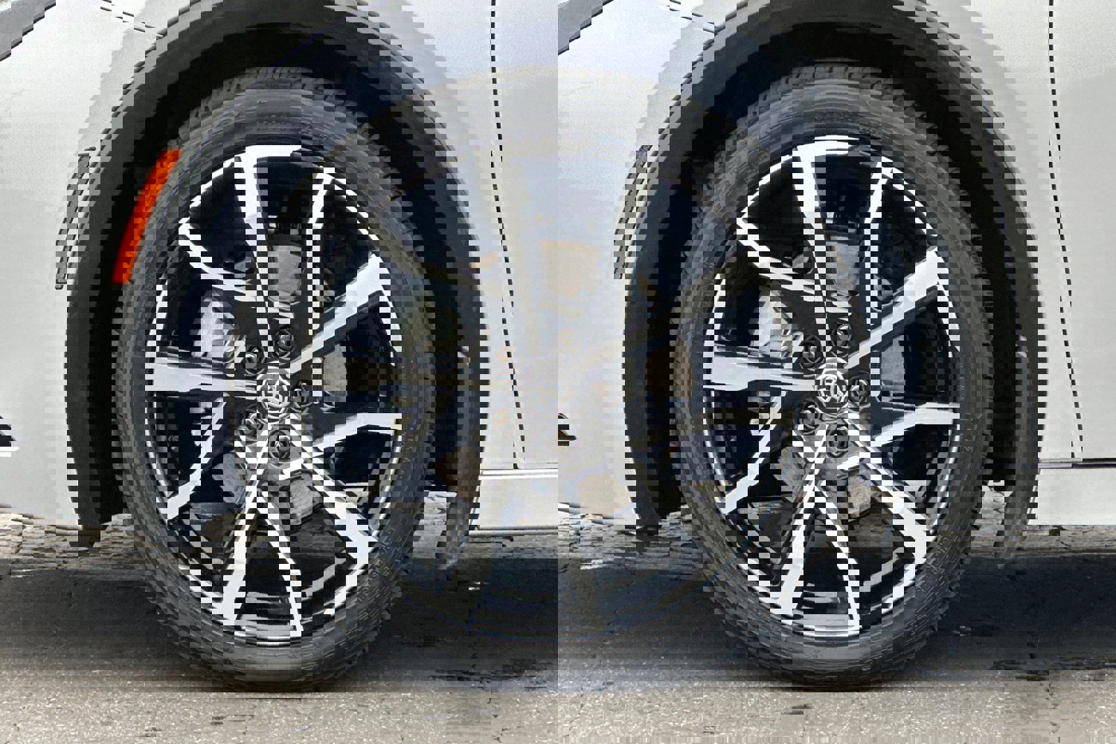 Used 2025 Toyota Prius SE image 26