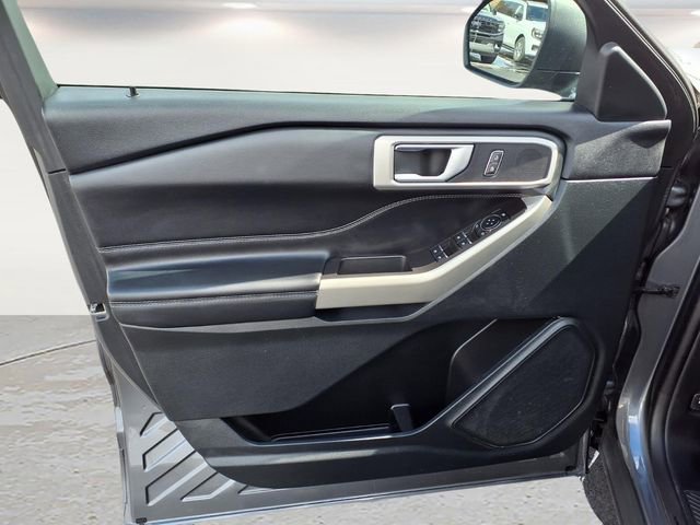 Used 2023 Ford Explorer XLT w/ Equipment Group 202A image 17