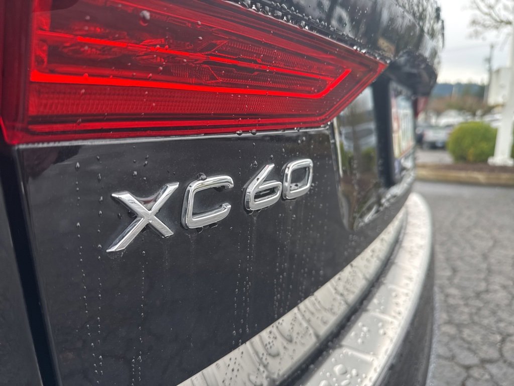 Used 2023 Volvo XC60 B5 Plus w/ Climate Package image 11