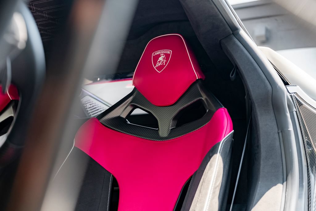 Used 2025 Lamborghini Revuelto AWD/4WD image 54