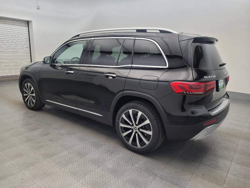 Used 2021 Mercedes-Benz GLB 250 w/ Premium Package image 3