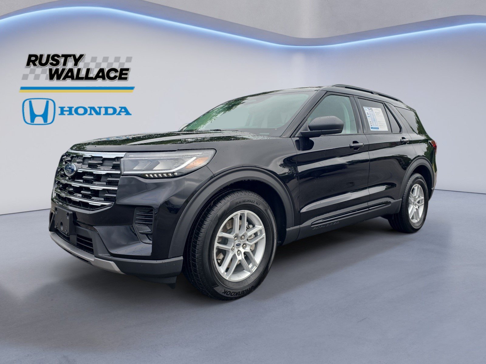 Used 2026 Ford Explorer Active RWD image 1