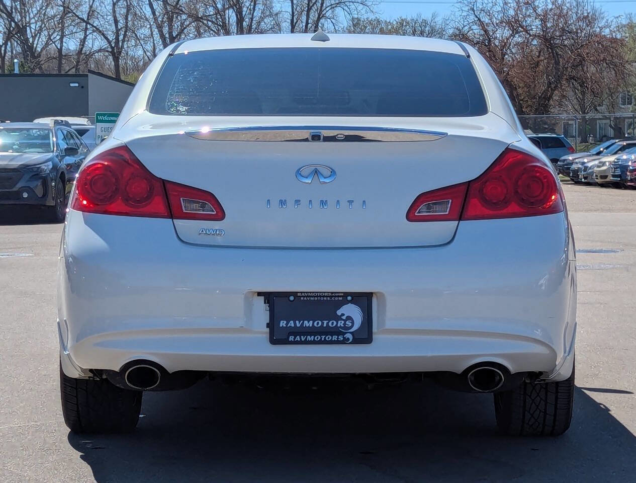 Used 2015 INFINITI Q40 AWD w/ Moonroof Package image 10