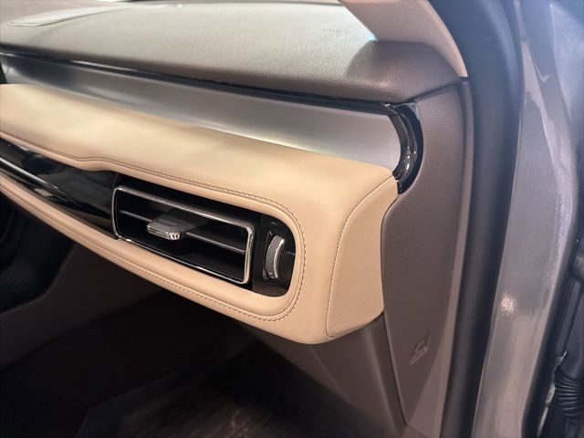 Used 2023 Lincoln Aviator AWD w/ Premium Package image 37