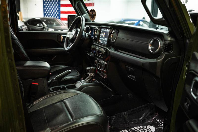 Used 2023 Jeep Wrangler Unlimited Sahara image 13