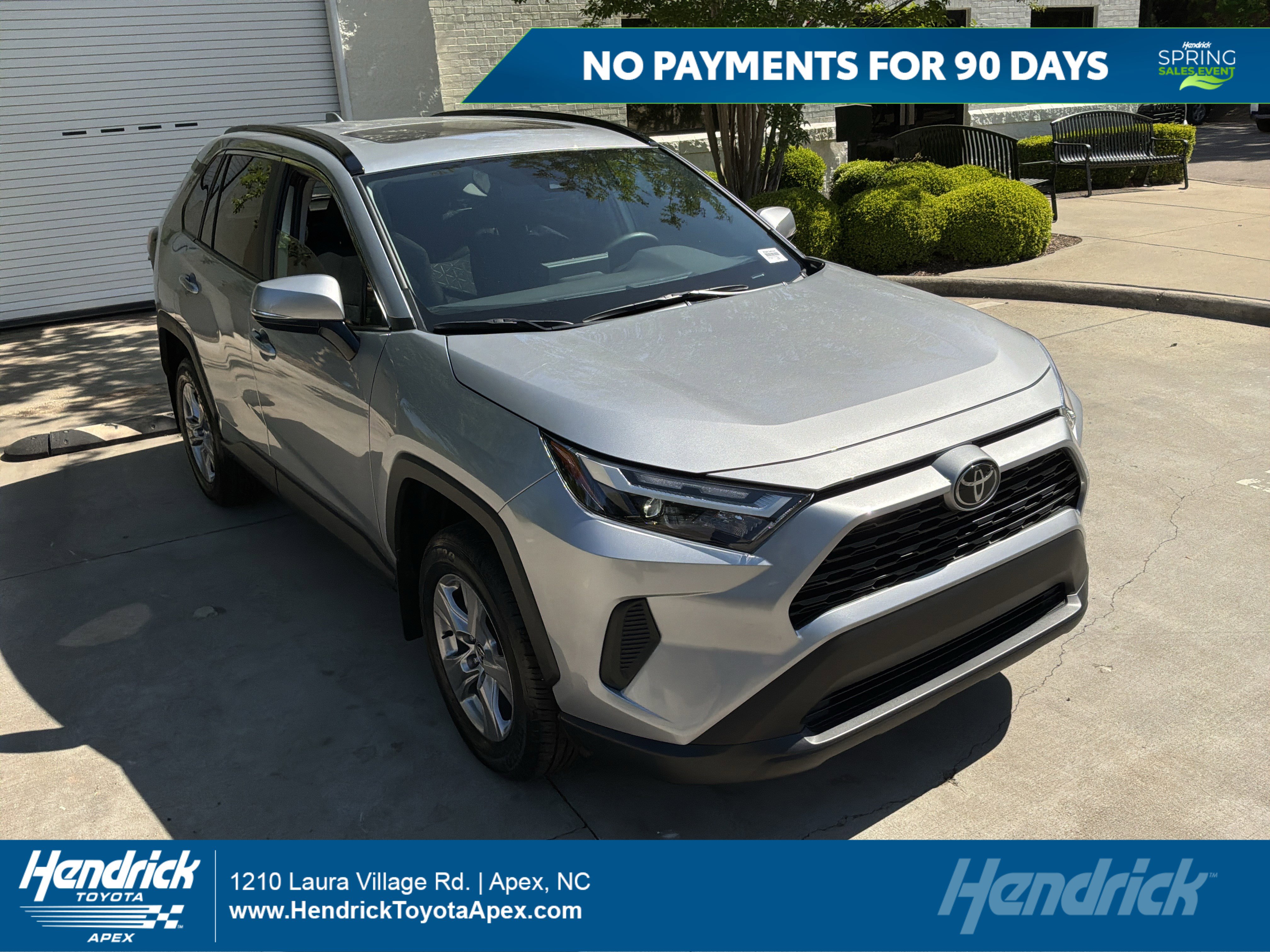Used 2025 Toyota RAV4 XLE w/ Convenience Package FWD image 1