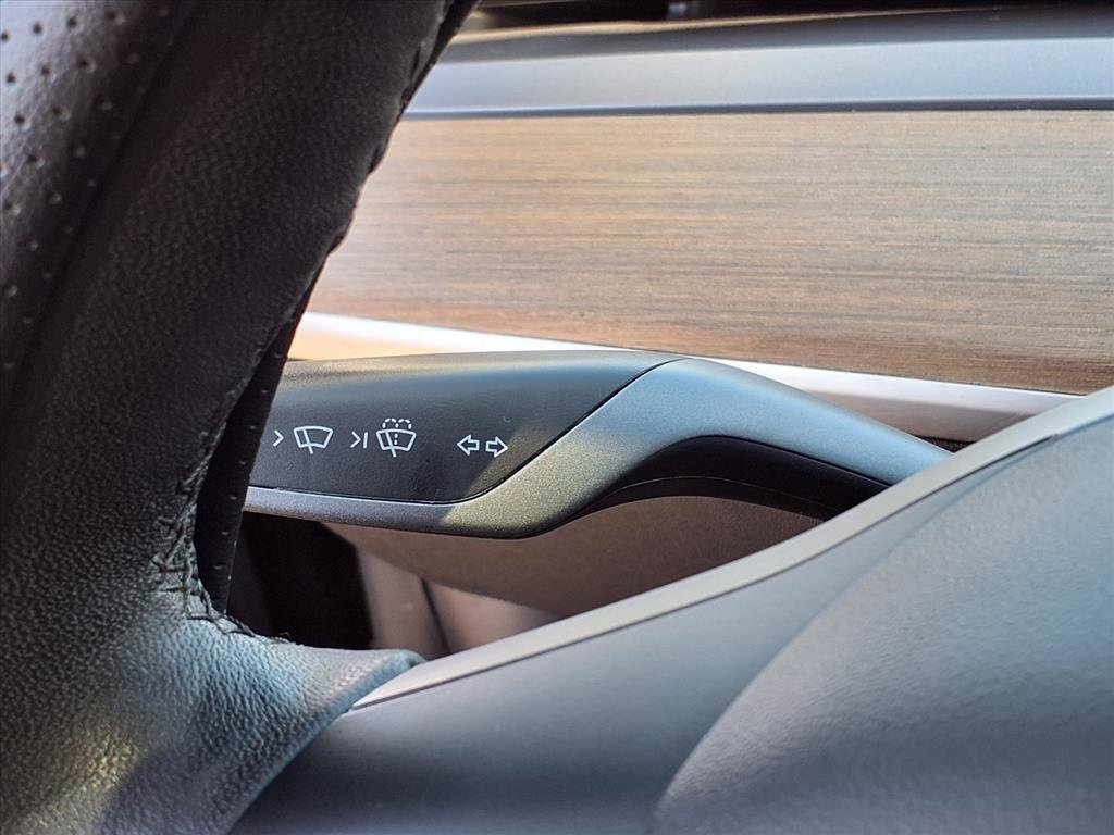 Used 2021 Tesla Model Y Long Range image 33