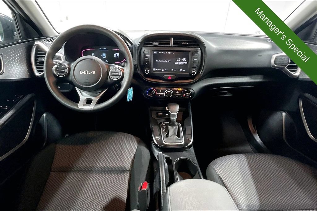 Used 2025 Kia Soul LX w/ LX Technology Package FWD image 18
