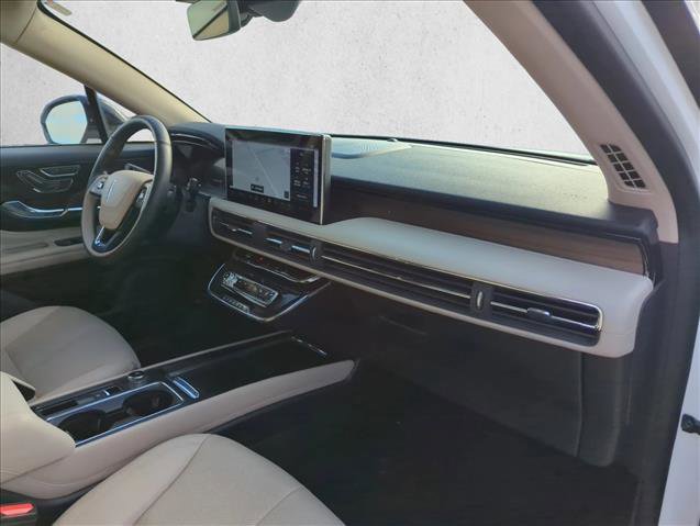 Used 2025 Lincoln Corsair Grand Touring w/ Equipment Group 301A image 27