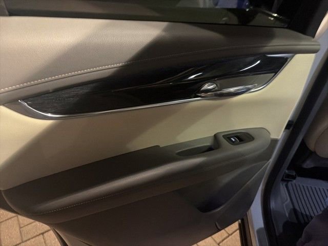 Used 2022 Cadillac XT6 Premium Luxury w/ Technology Package image 14