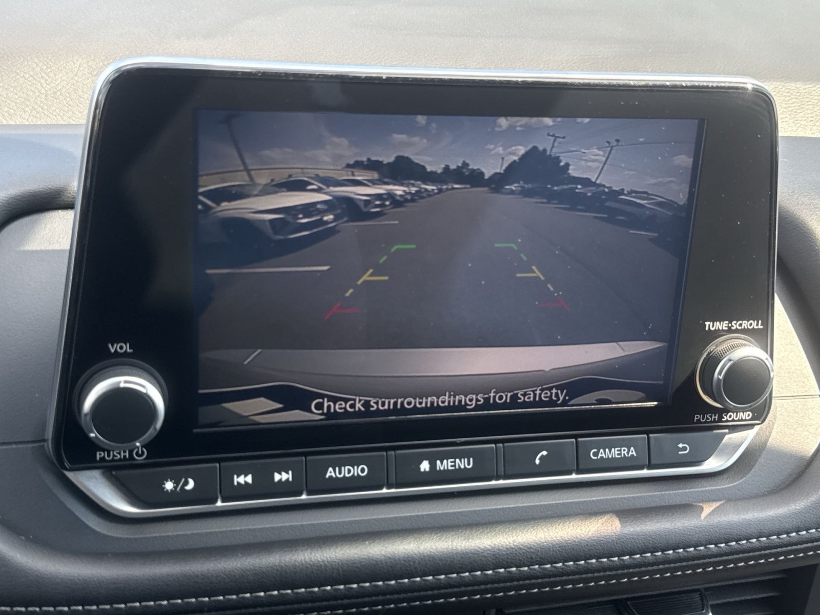 Used 2025 Nissan Rogue SV AWD/4WD image 19