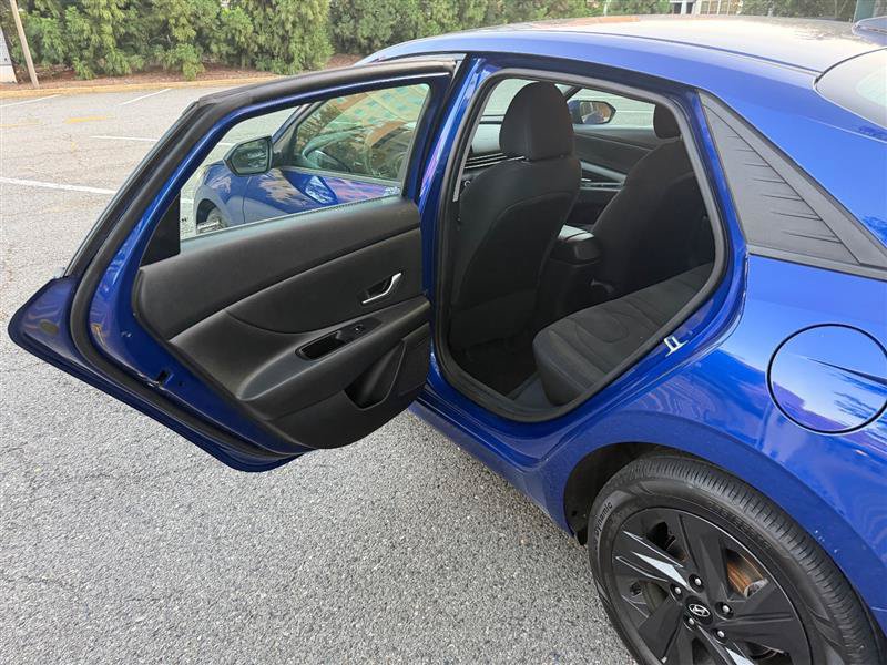 Used 2023 Hyundai Elantra SEL FWD image 25
