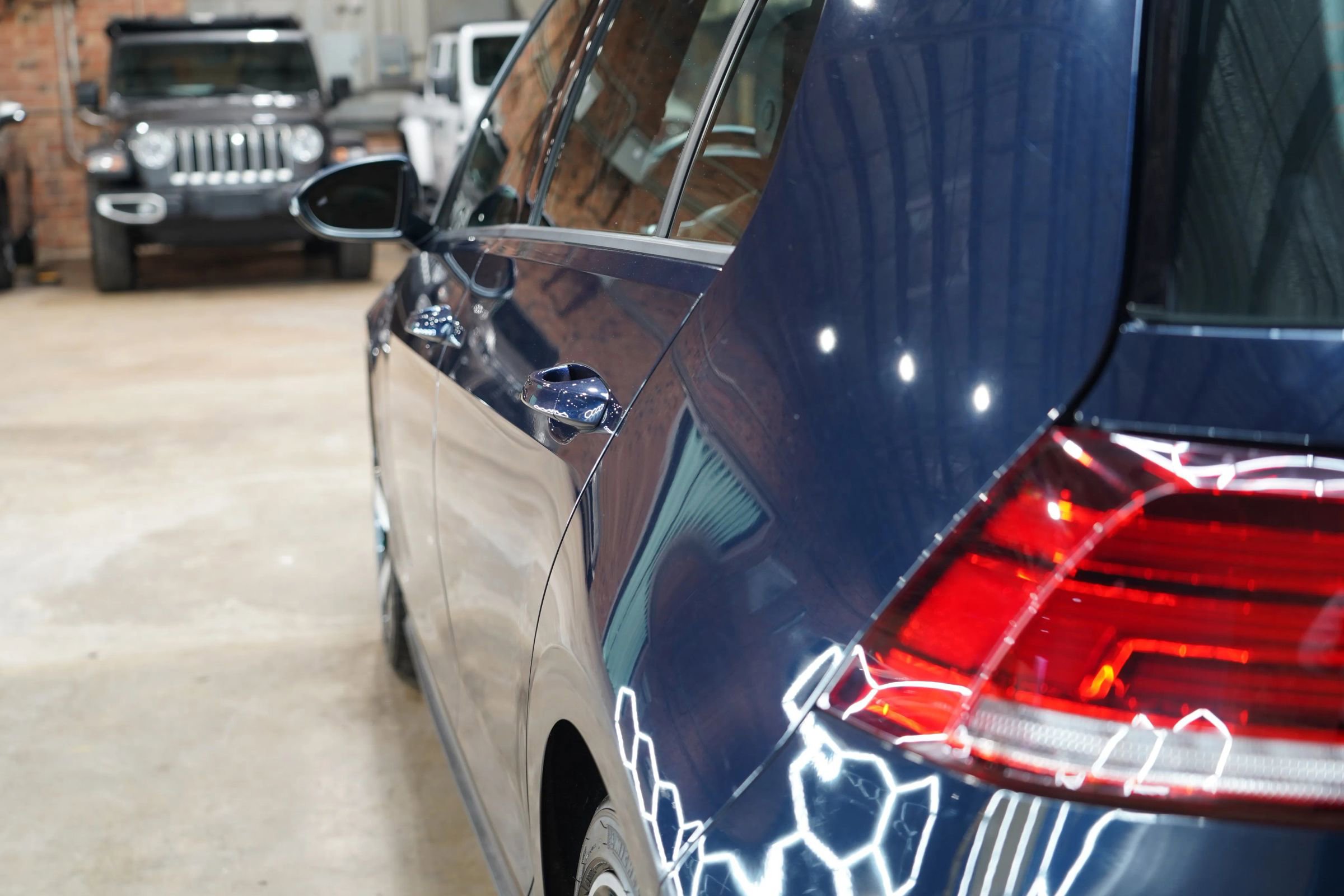 Used 2018 Volkswagen GTI SE w/ SE Leather Package image 21