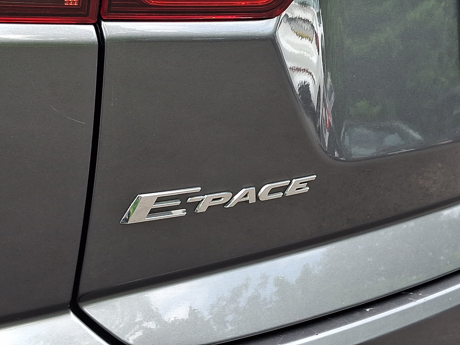 Certified 2020 Jaguar E-PACE SE AWD/4WD image 31