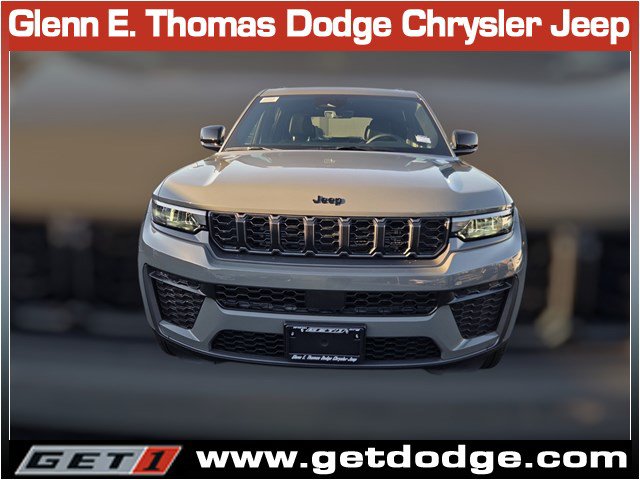 New 2027 Jeep Grand Cherokee Altitude RWD image 2