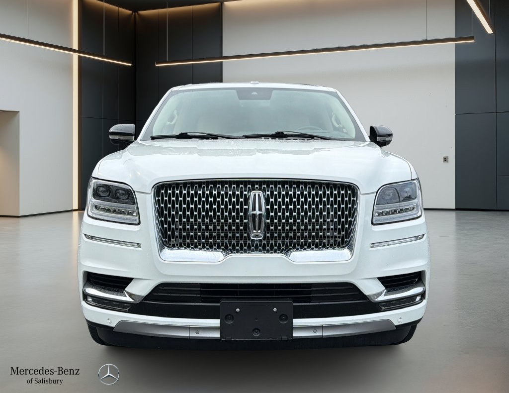 Used 2021 Lincoln Navigator Reserve w/ Luxury Package AWD/4WD image 2