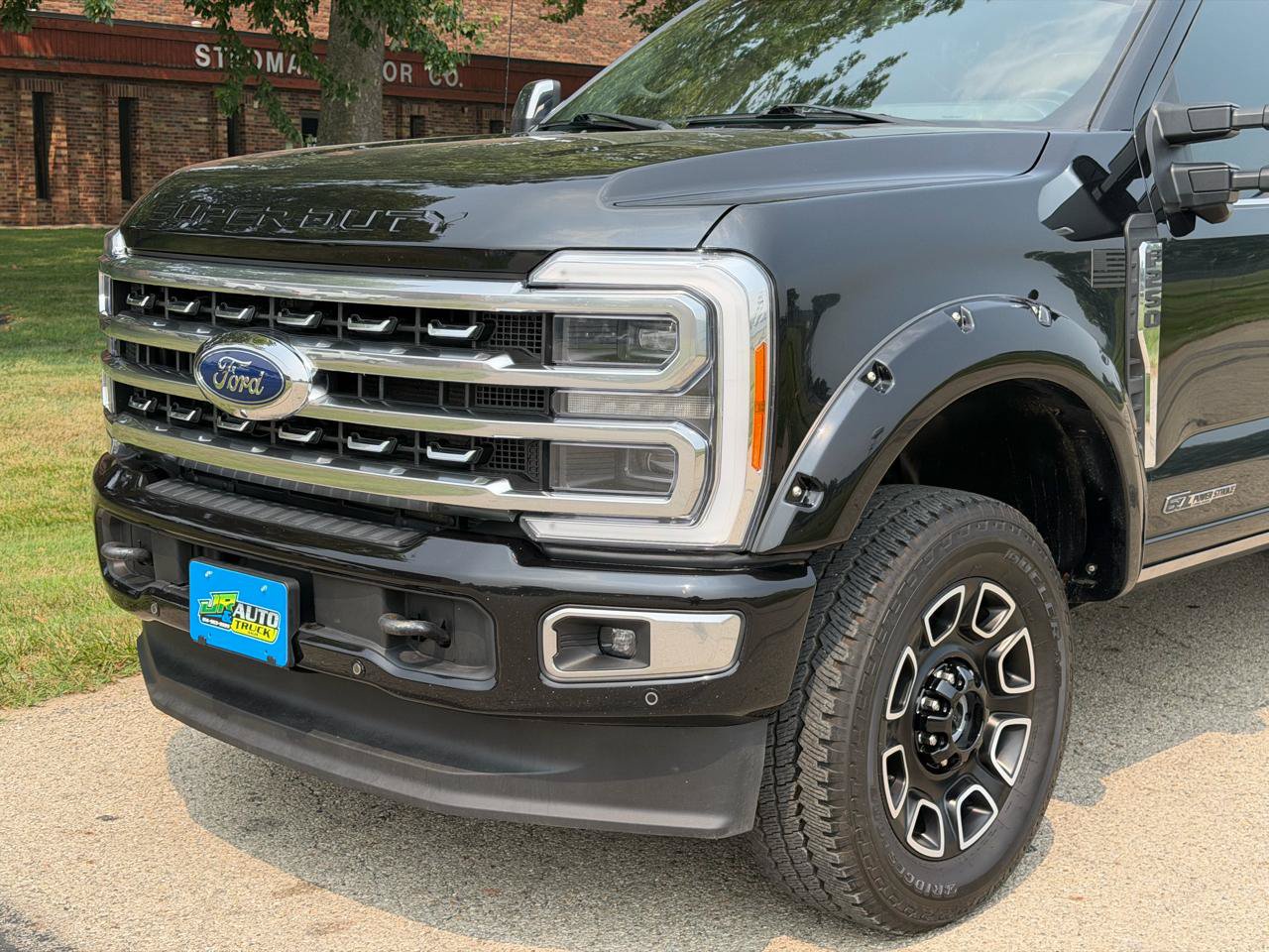 Used 2023 Ford F250 Platinum AWD/4WD image 10