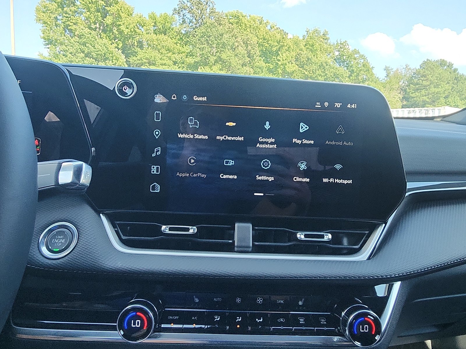 New 2027 Chevrolet Equinox LT w/ Convenience Package II FWD image 17