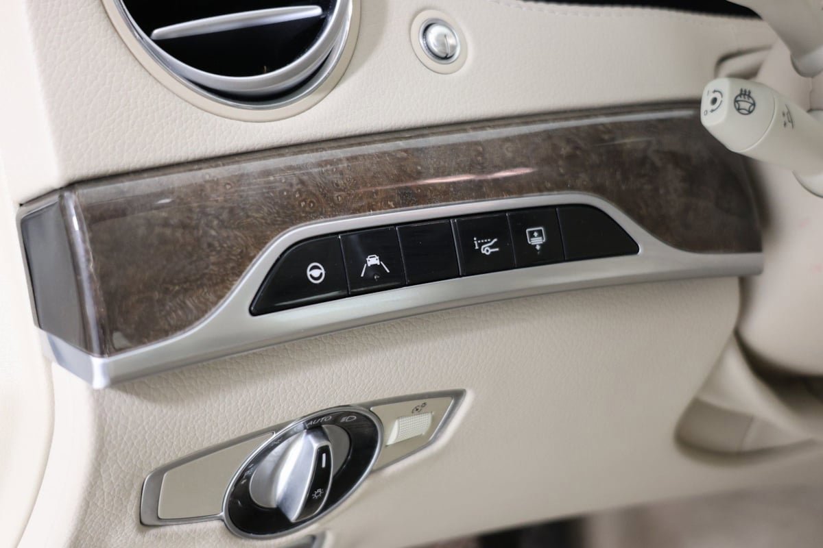 Used 2020 Mercedes-Benz S 560 4MATIC Sedan image 24