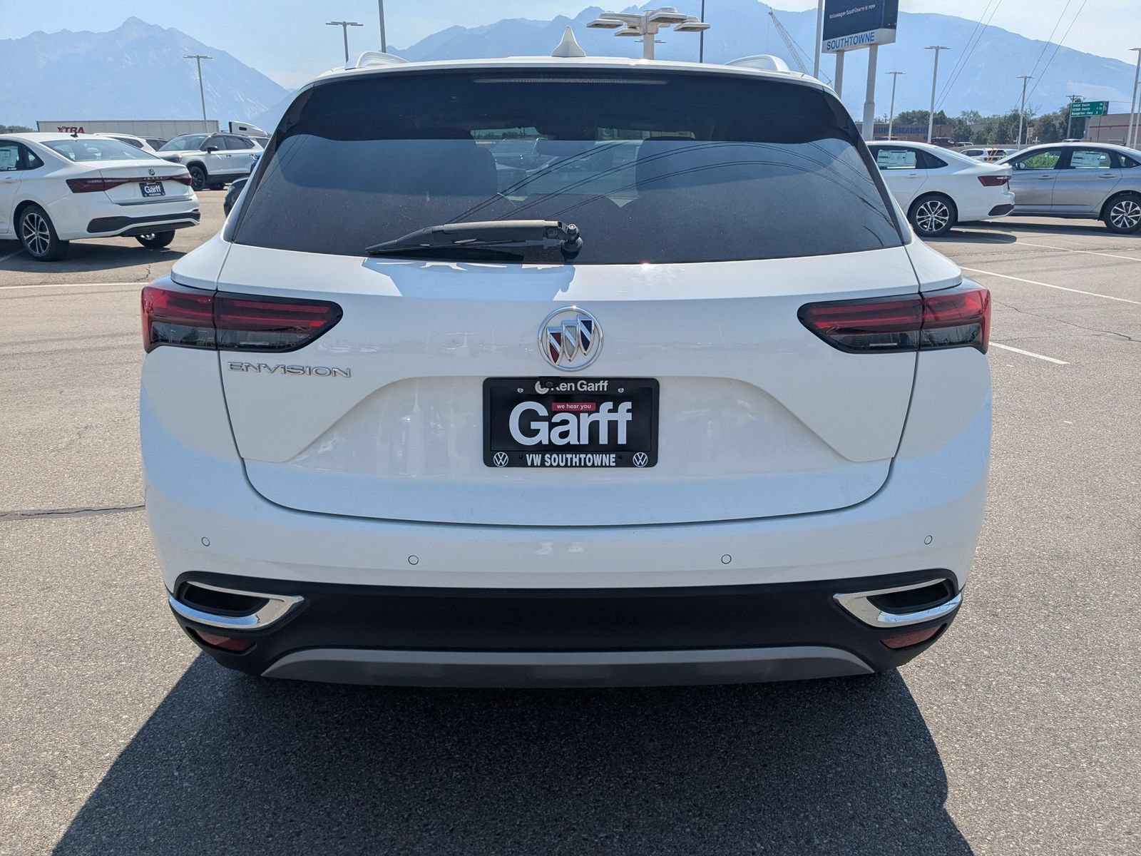Used 2022 Buick Envision Preferred w/ Safety Package FWD image 4